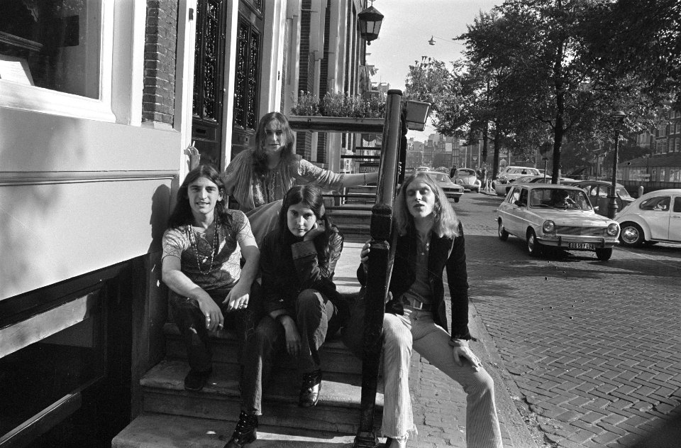 Engelse popgroep Incredible Stringband in Amsterdam, Bestanddeelnr 923-8743
