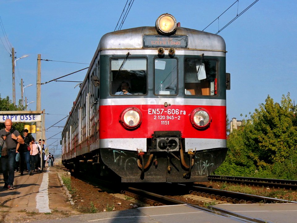 EN57-606, Polska, województwo Podlaskie, przystanek osobowy Łapy Osse (Trainpix 125576)
