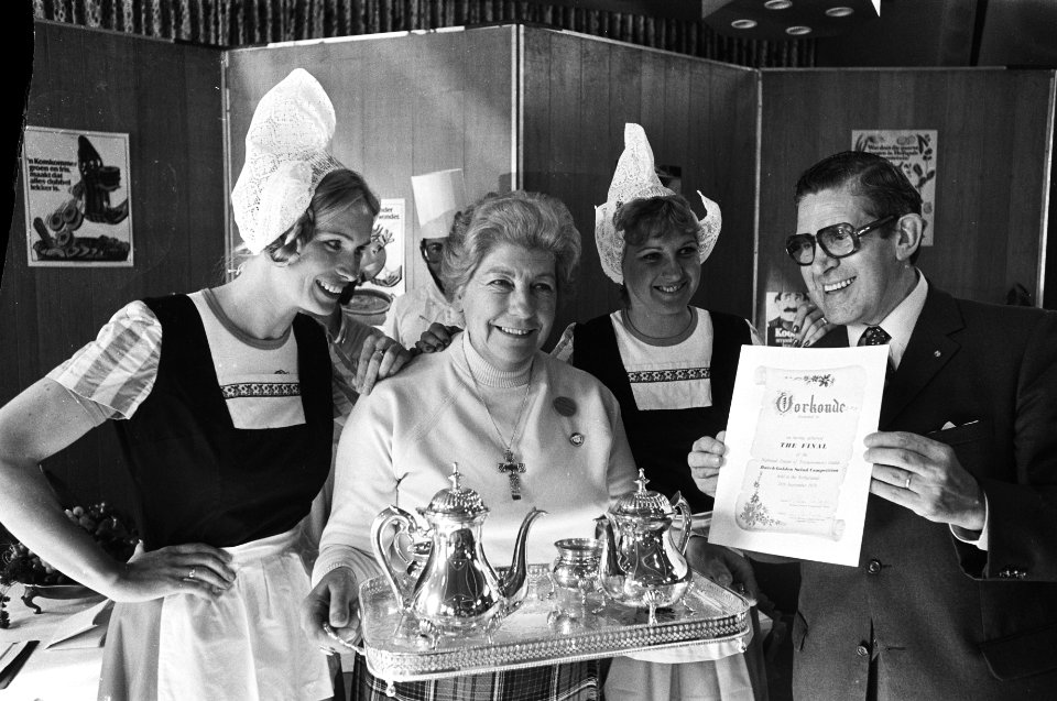Engelse huisvrouwen om Dutch Golden Salad Competition, Bestanddeelnr 929-9066