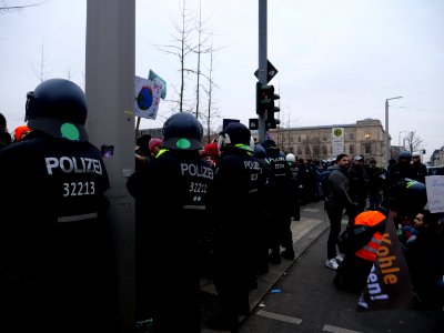 Ende Gelände blockade of the Invalidenstraße next to the Invalidenpark 20