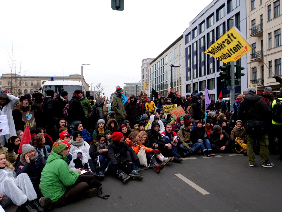 Ende Gelände blockade of the Invalidenstraße next to the Invalidenpark 05