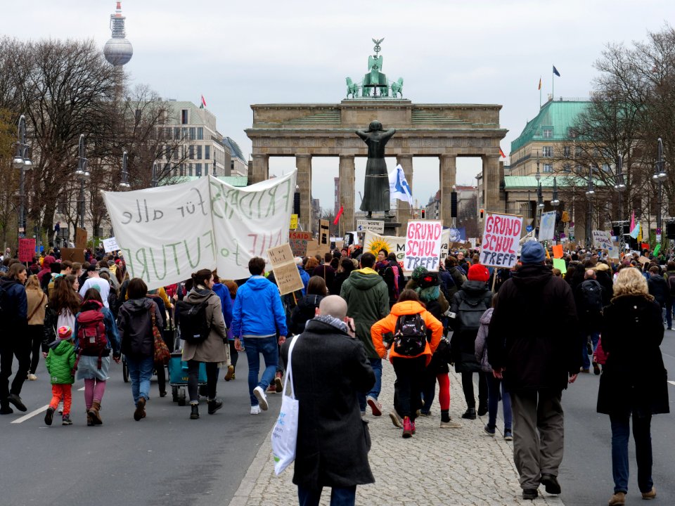 End of the FridaysForFuture demonstration Berlin 29-03-2019 05