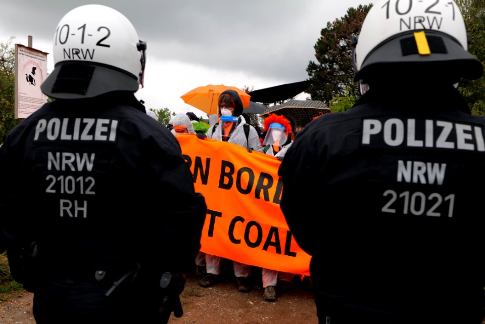 Ende Gelände Orange finger 2020-09-26 156