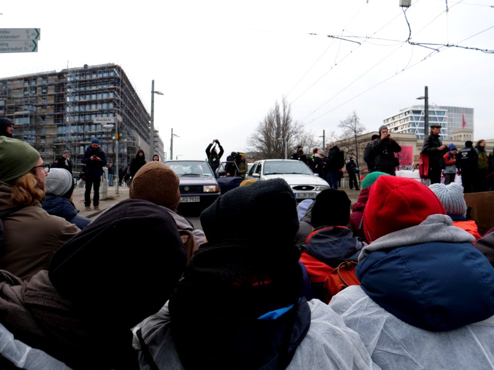 Ende Gelände blockade of the Invalidenstraße at the Sandkrugbrücke 16