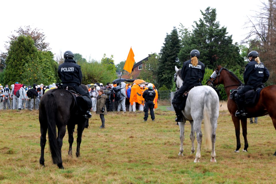 Ende Gelände Orange finger 2020-09-26 146