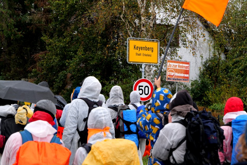 Ende Gelände Orange finger 2020-09-26 62