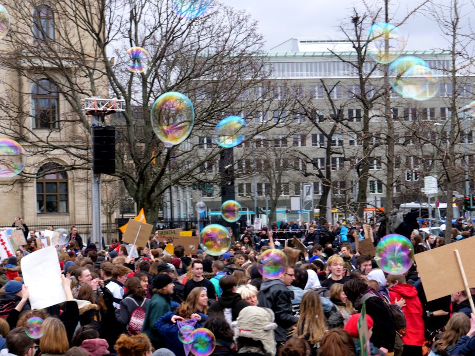 End of the FridaysForFuture demonstration Berlin 15-03-2019 03