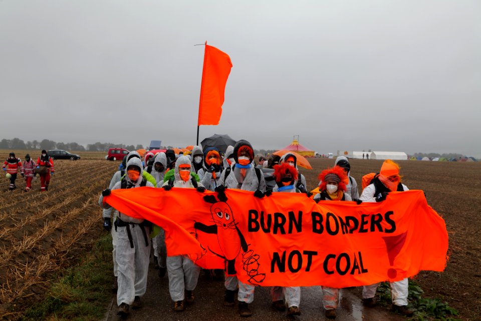 Ende Gelände Orange finger 2020-09-26 28