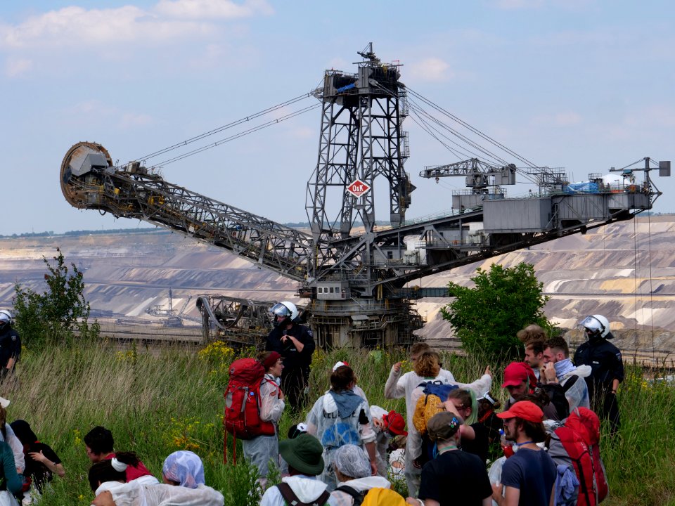 Ende Gelände part of the Red Finger at the brim 22-06-2019 12