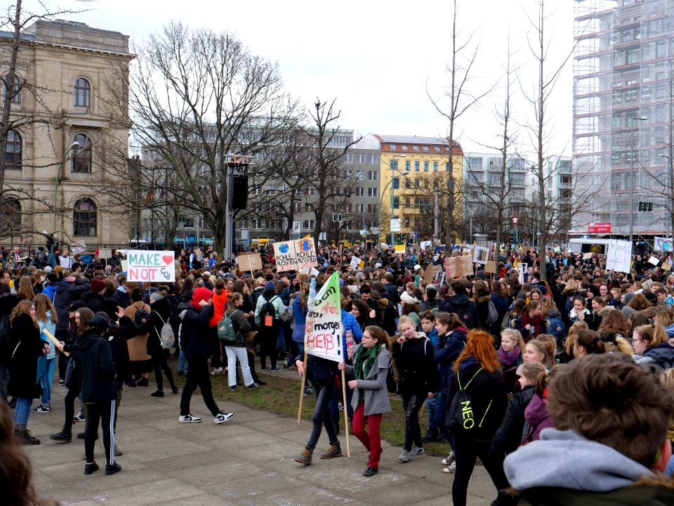 End of the FridaysForFuture demonstration Berlin 15-03-2019 01