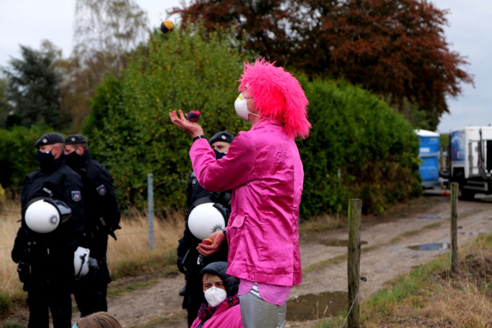 Ende Gelände Orange finger 2020-09-26 183