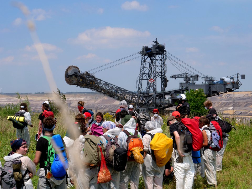 Ende Gelände part of the Red Finger at the brim 22-06-2019 08