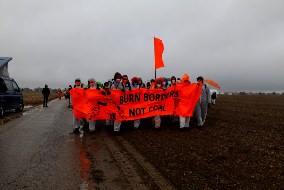 Ende Gelände Orange finger 2020-09-26 24