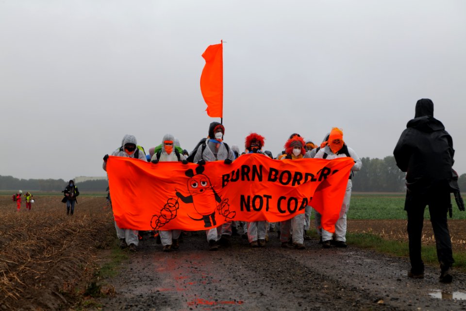 Ende Gelände Orange finger 2020-09-26 38