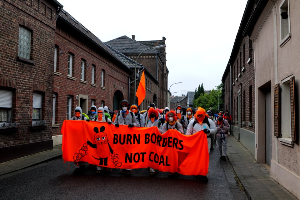 Ende Gelände Orange finger 2020-09-26 81