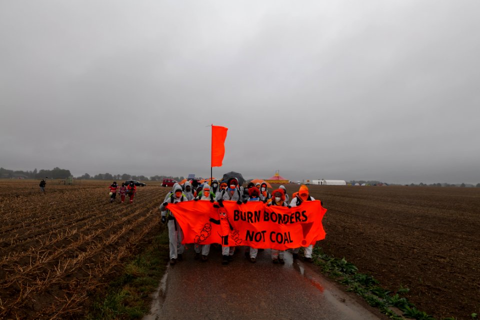 Ende Gelände Orange finger 2020-09-26 27