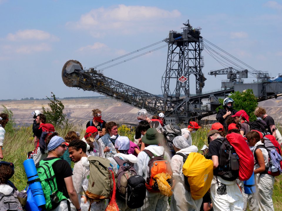 Ende Gelände part of the Red Finger at the brim 22-06-2019 06