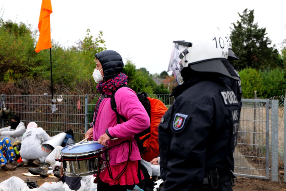Ende Gelände Orange finger 2020-09-26 171