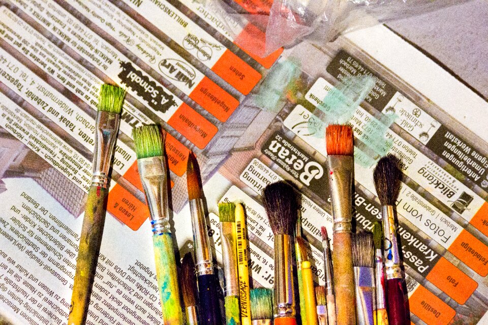 Painting artists paint