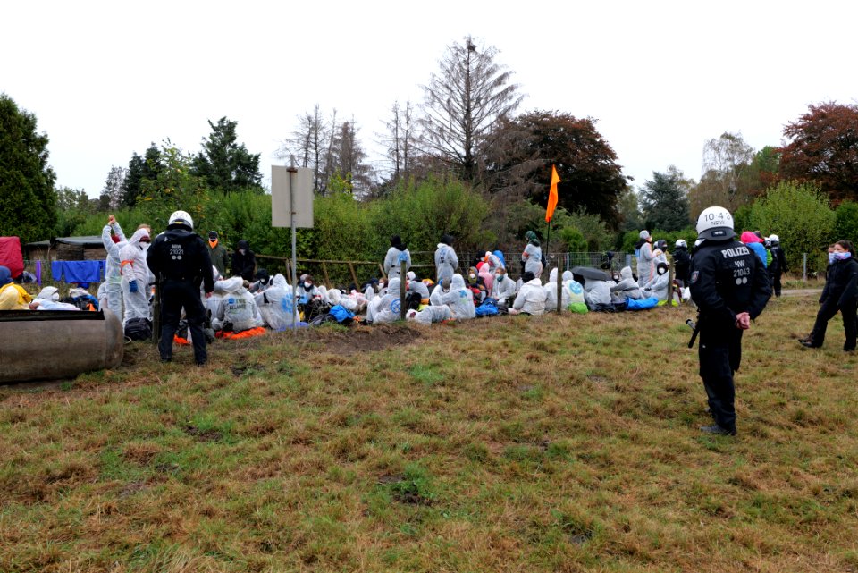 Ende Gelände Orange finger 2020-09-26 176