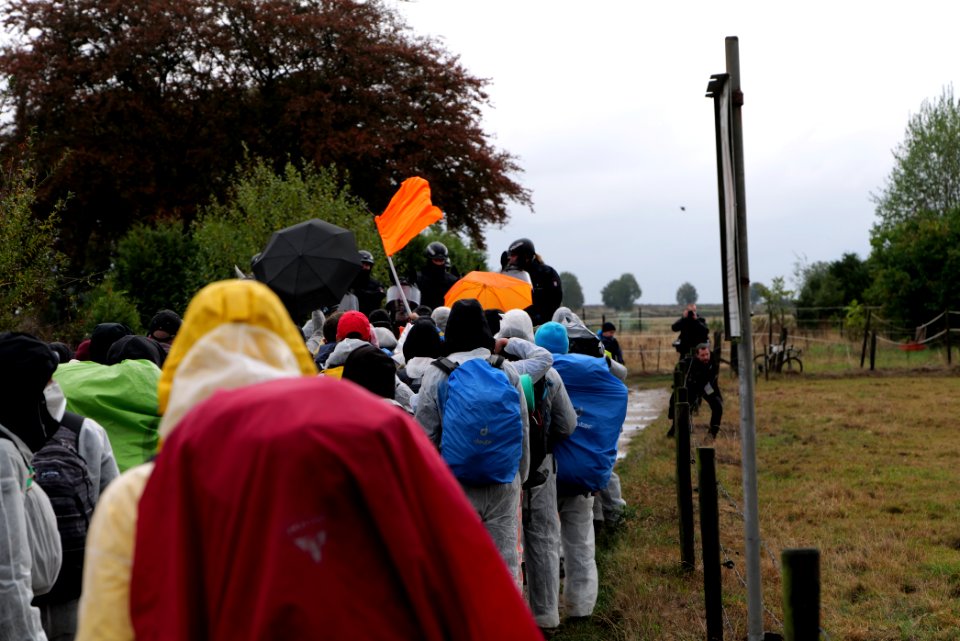 Ende Gelände Orange finger 2020-09-26 127