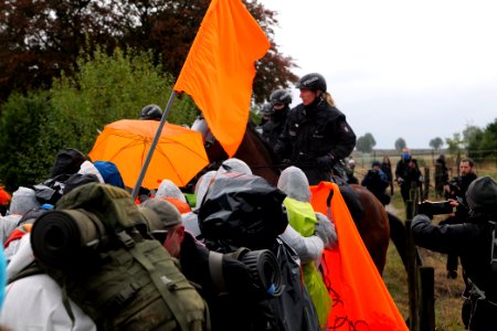 Ende Gelände Orange finger 2020-09-26 128