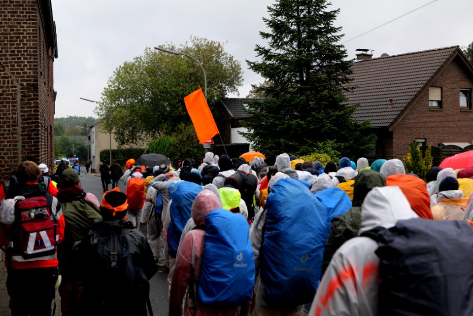 Ende Gelände Orange finger 2020-09-26 71