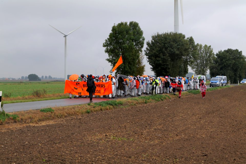 Ende Gelände Orange finger 2020-09-26 52