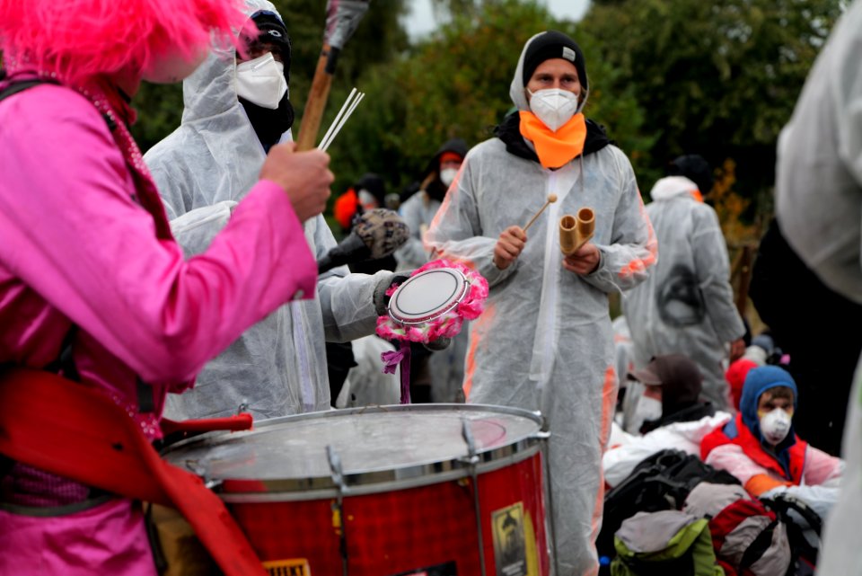 Ende Gelände Orange finger 2020-09-26 174