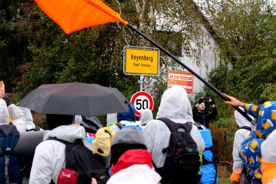 Ende Gelände Orange finger 2020-09-26 61