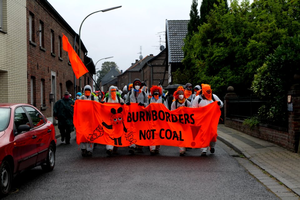 Ende Gelände Orange finger 2020-09-26 79