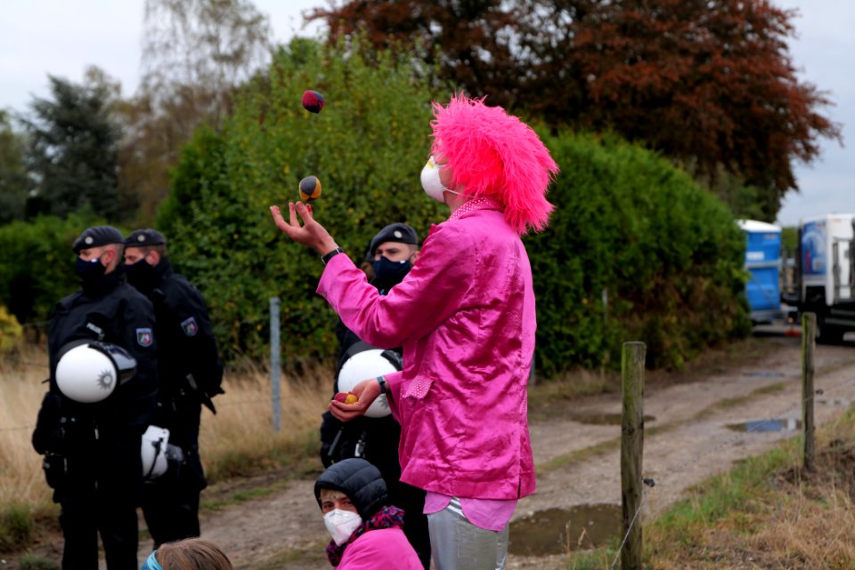 Ende Gelände Orange finger 2020-09-26 181