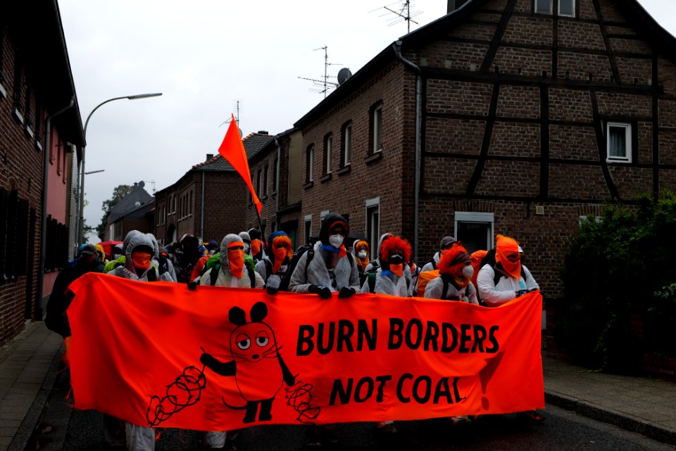 Ende Gelände Orange finger 2020-09-26 76