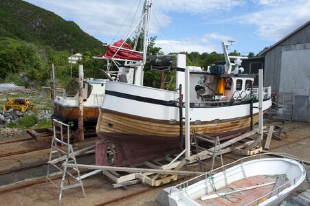 Release boats yard
