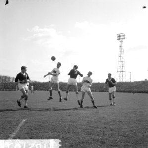 Enschede tegen DWS 0-1, spelmoment vlnr Bosveld (Enschede), Pijlman (DWS), J, Bestanddeelnr 916-2705