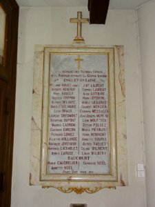 Englefontaine (Nord, Fr) église, mon aux morts victimes civiles