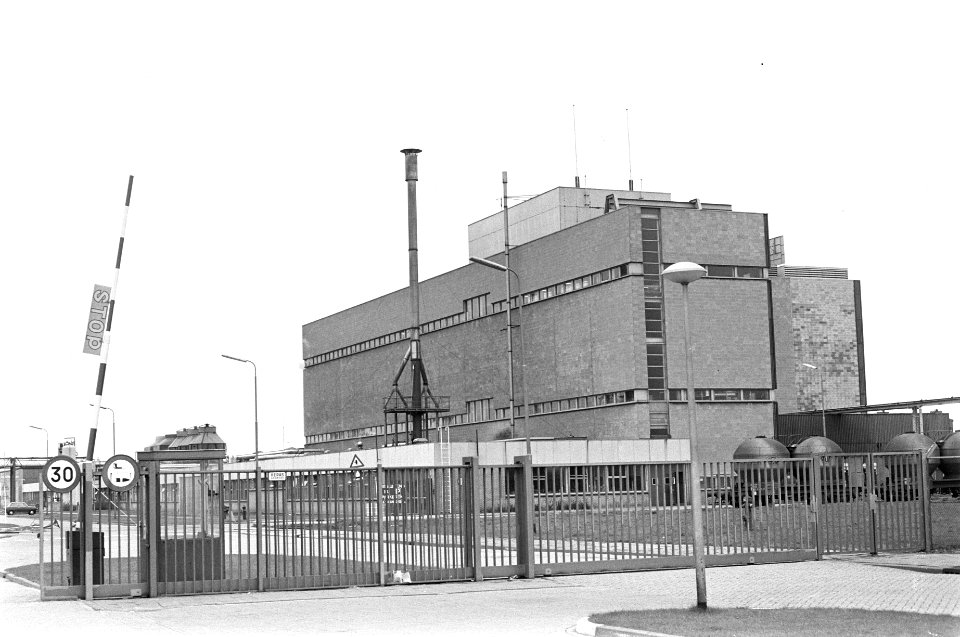 ENKA (onderdeel van AKZO) te Breda stopt produktie exterieur van fabriek, Bestanddeelnr 925-5178