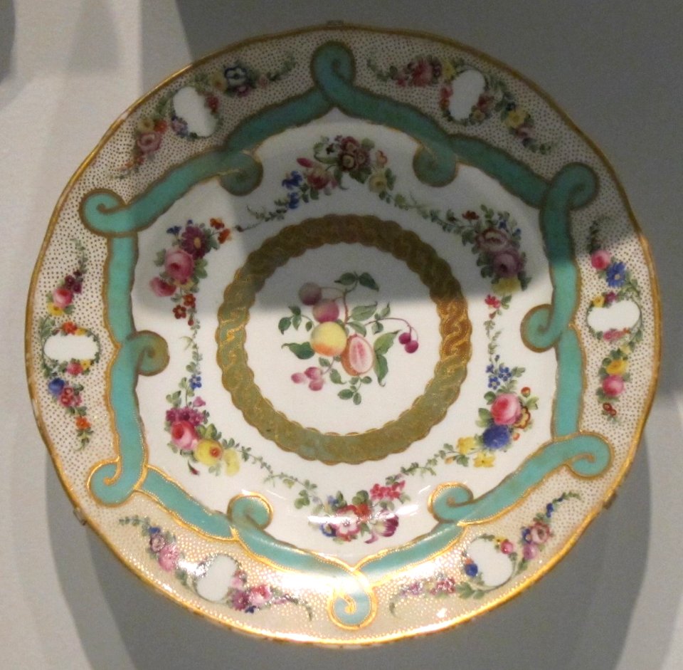 English plate, 1846, Copeland and Garrett, soft-paste porcelain, Honolulu Museum of Art