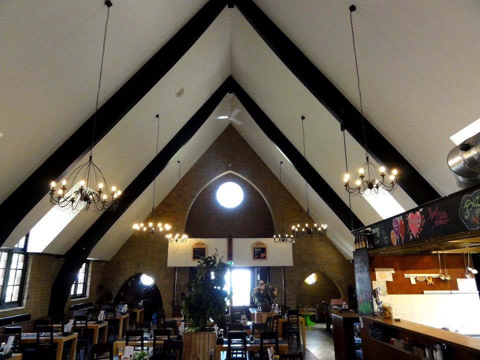 Enschede, voormalige Bernadettekerk naast klooster Dolphia, interieur (2)