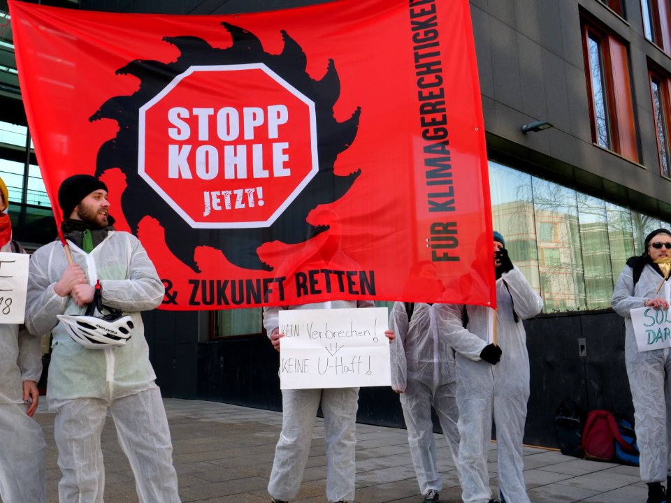 Ende Gelände solidarity action at the representative office of Brandenburg 06