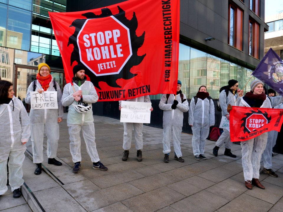 Ende Gelände solidarity action at the representative office of Brandenburg 08