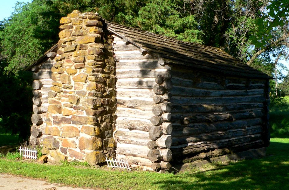 Endicott, Nebraska log cabin