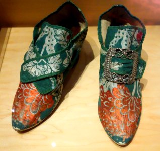 English baroque shoe, possibly from America, c. 1730-1740s - Bata Shoe Museum - DSC00117