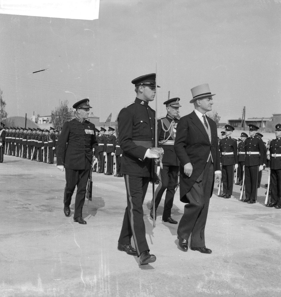 Engels garnizoen in Hoek van Holland opgeheven. Sir Noble Britse ambassadeur i, Bestanddeelnr 912-9747