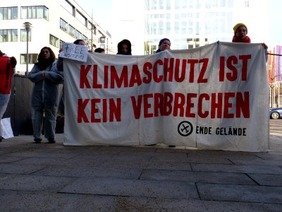 Ende Gelände solidarity action at the representative office of Brandenburg 13
