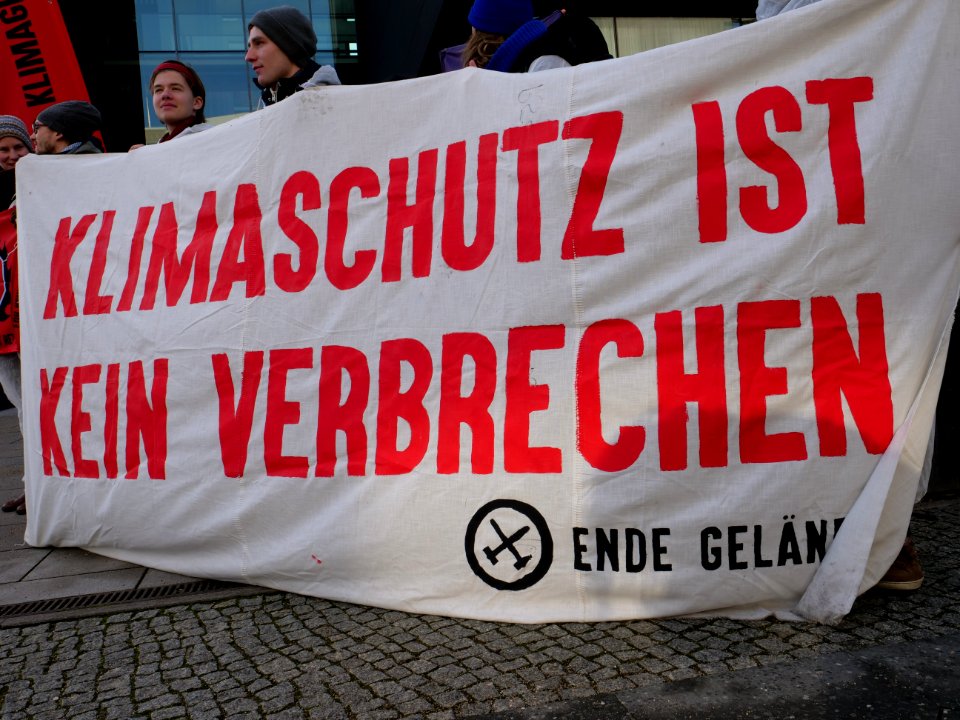 Ende Gelände solidarity action at the representative office of Brandenburg 10