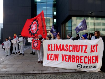 Ende Gelände solidarity action at the representative office of Brandenburg 05