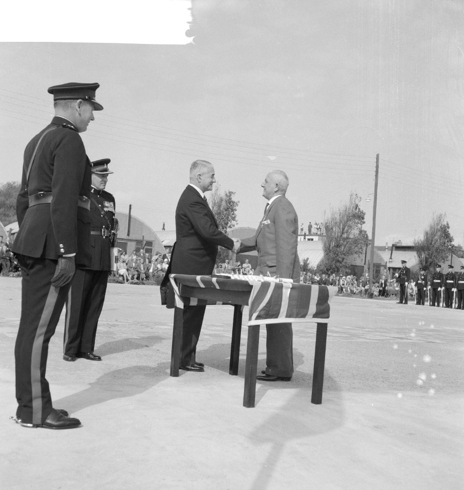 Engels garnizoen in Hoek van Holland opgeheven, Bestanddeelnr 912-9745