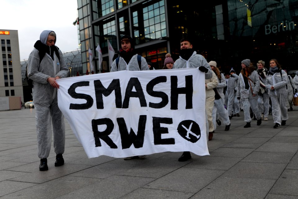 Ende Gelände protest during German government decision about the coal power usage at the chancellery 2020-01-29 02