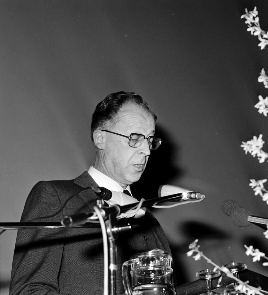 Energiecongres georganiseerd door Landelijke Stuurgroep Energieonderzoek prof, Bestanddeelnr 928-9988